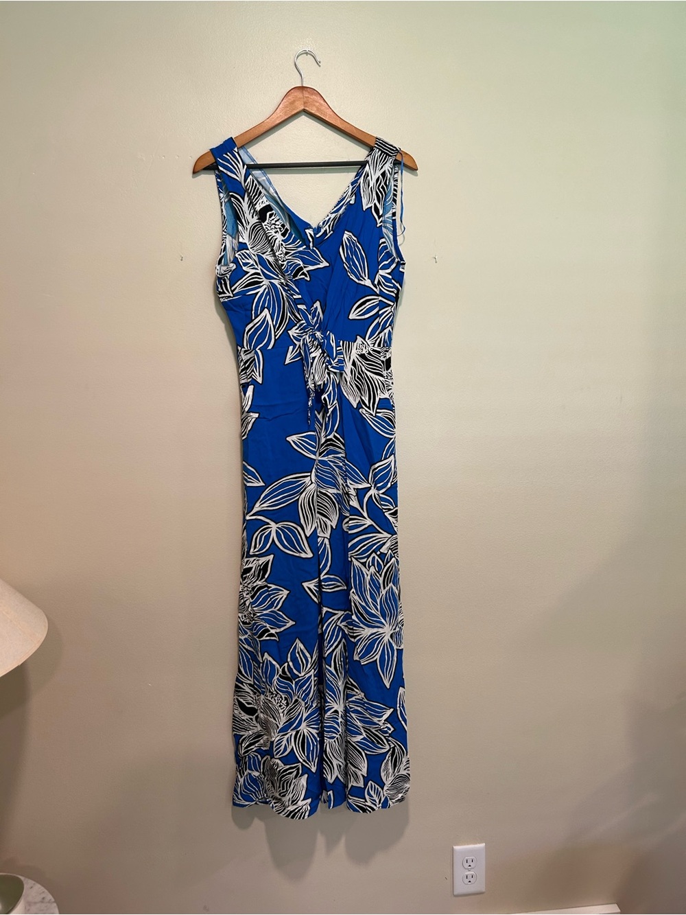 Sleeveless Blue Floral Maxi Dress - Classic Summer Style